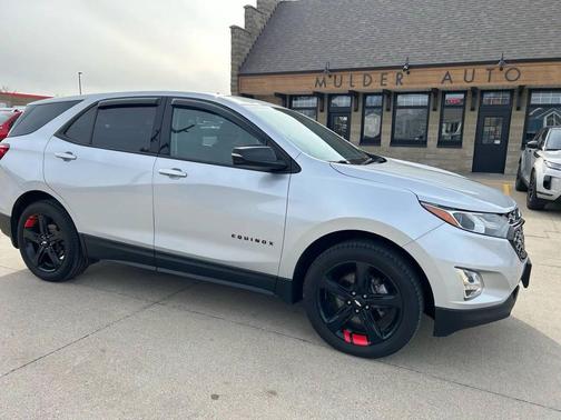 Silver Ice Metallic 2019 Chevrolet Equinox 1LT