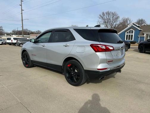 Silver Ice Metallic 2019 Chevrolet Equinox 1LT