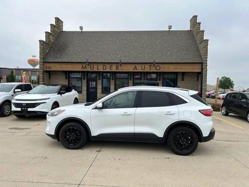 White 2020 Ford Escape SE