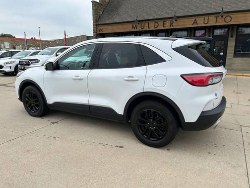 White 2020 Ford Escape SE
