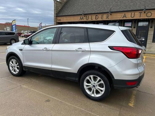 Ingot Silver Metallic 2019 Ford Escape SE