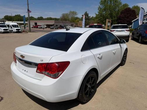 White 2014 Chevrolet Cruze 1LT