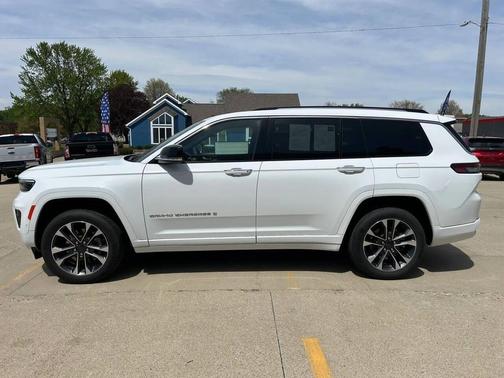 Bright White Clearcoat 2023 Jeep Grand Cherokee L Overland