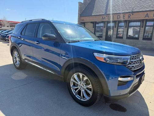 Blue 2022 Ford Explorer Limited