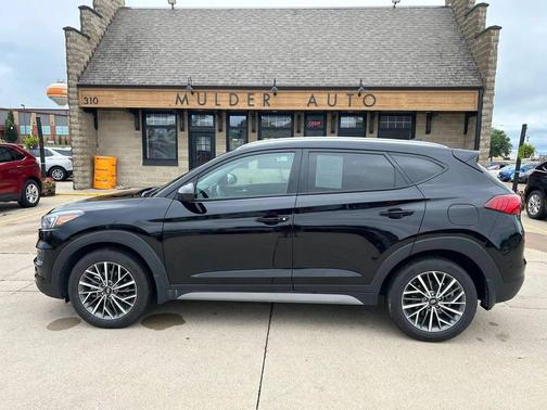 Black Noir Pearl 2020 Hyundai TUCSON SEL