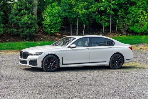 2022 BMW 750 i xDrive