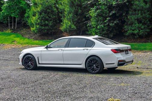2022 BMW 750 i xDrive