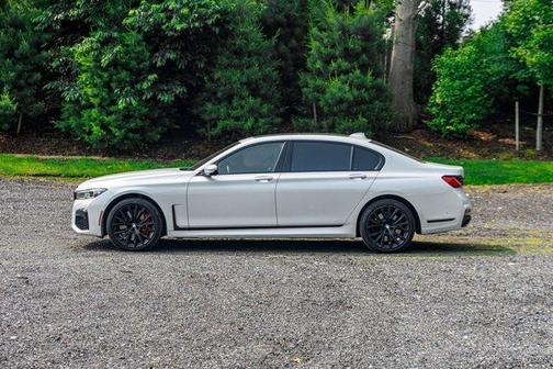 2022 BMW 750 i xDrive