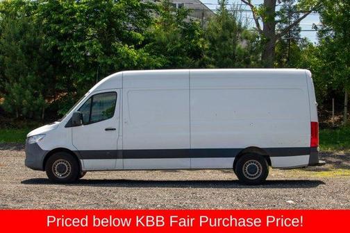 White 2021 Mercedes-Benz Sprinter 2500 170 WB