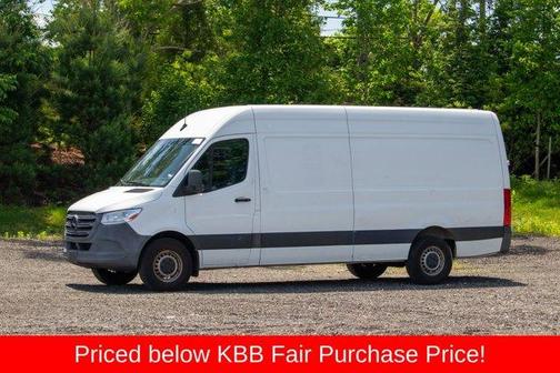 White 2021 Mercedes-Benz Sprinter 2500 170 WB