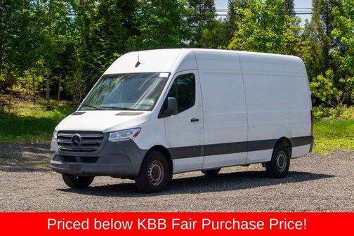 White 2021 Mercedes-Benz Sprinter 2500 170 WB