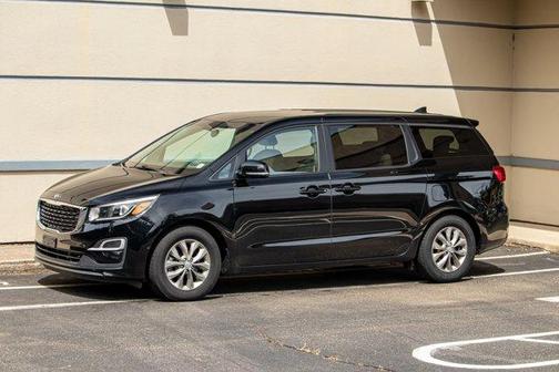 Aurora Black 2021 Kia Sedona LX