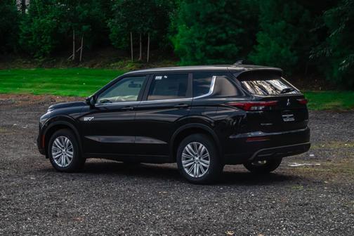 2025 Mitsubishi Outlander PHEV ES