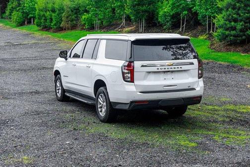 2024 Chevrolet Suburban LT