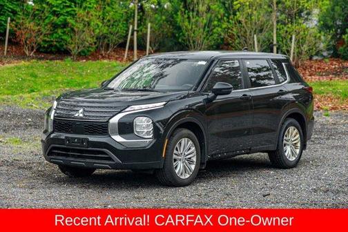 2023 Mitsubishi Outlander ES