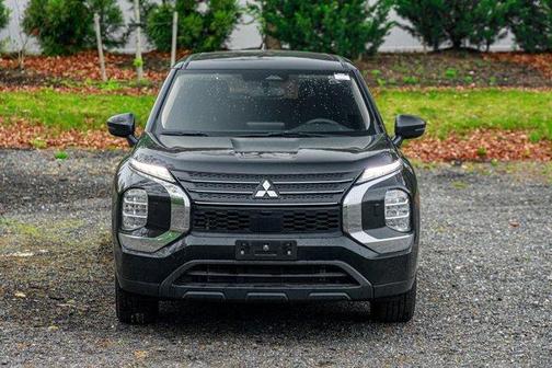 2023 Mitsubishi Outlander ES