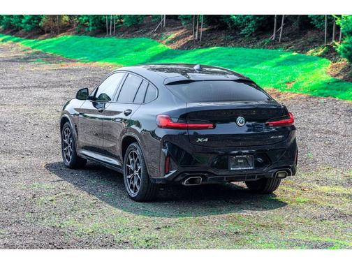 2022 BMW X4 xDrive30i
