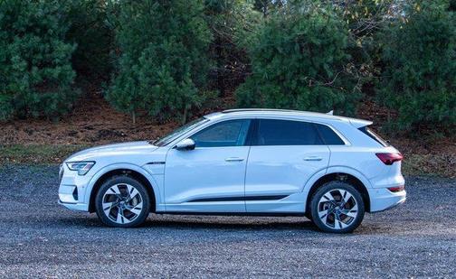 2021 Audi e-tron Premium Plus