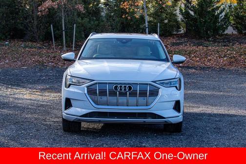 2021 Audi e-tron Premium Plus