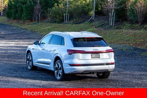 2021 Audi e-tron Premium Plus