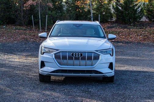 2021 Audi e-tron Premium Plus