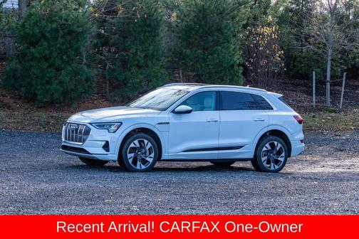 2021 Audi e-tron Premium Plus