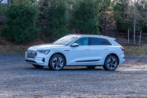 2021 Audi e-tron Premium Plus