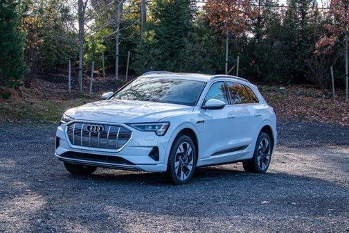 2021 Audi e-tron Premium Plus