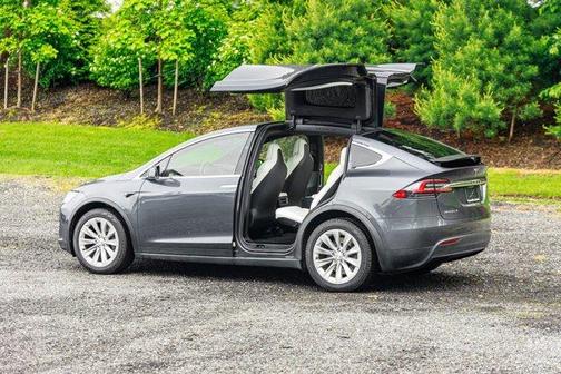 2017 Tesla Model X 90D