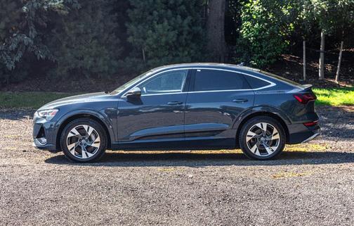 2021 Audi e-tron Premium Plus
