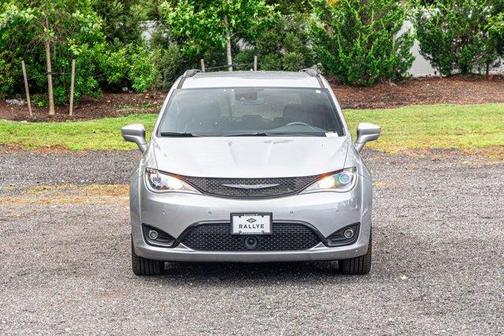 2020 Chrysler Pacifica Touring-L