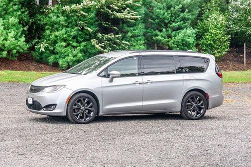 2020 Chrysler Pacifica Touring-L