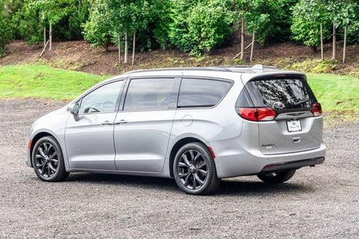 2020 Chrysler Pacifica Touring-L
