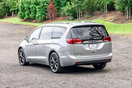 2020 Chrysler Pacifica Touring-L