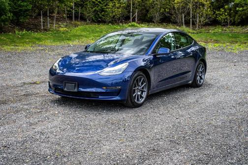 Deep Blue Metallic 2022 Tesla Model 3 Long Range