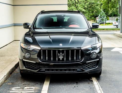 Nero Ribelle Metallic 2022 Maserati Levante GT