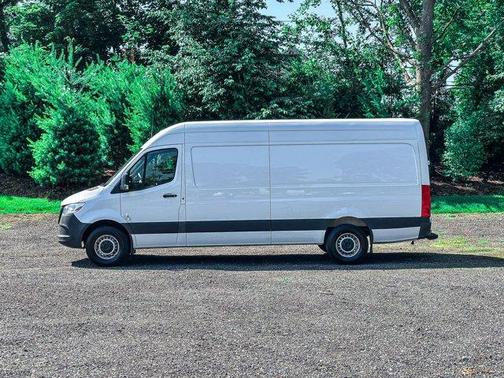 2023 Mercedes-Benz Sprinter 2500 170 WB