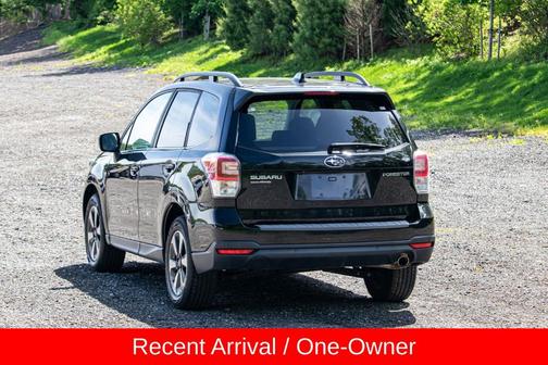 Crystal Black Silica 2018 Subaru Forester 2.5i Limited