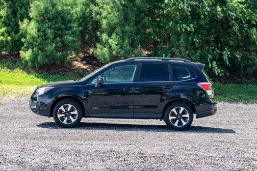 Crystal Black Silica 2018 Subaru Forester 2.5i Limited
