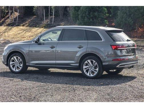 2021 Audi Q7 45 Premium Plus