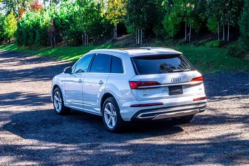 2021 Audi Q7 45 Premium