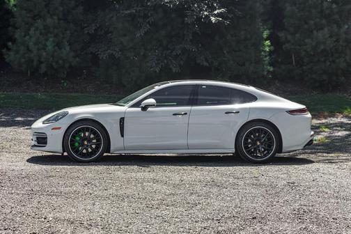 2022 Porsche Panamera Base