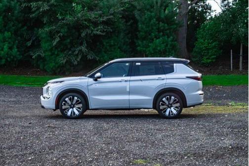 2025 Mitsubishi Outlander SEL