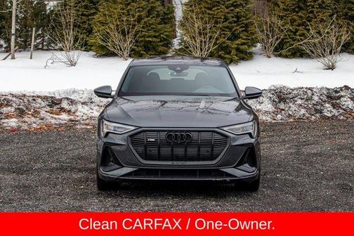 2022 Audi e-tron S line Premium