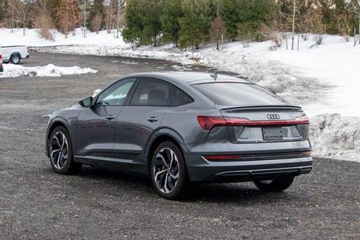 2022 Audi e-tron S line Premium