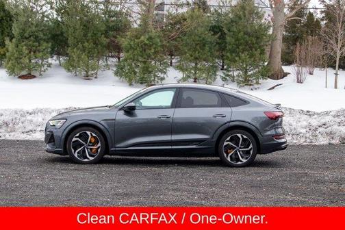 2022 Audi e-tron S line Premium