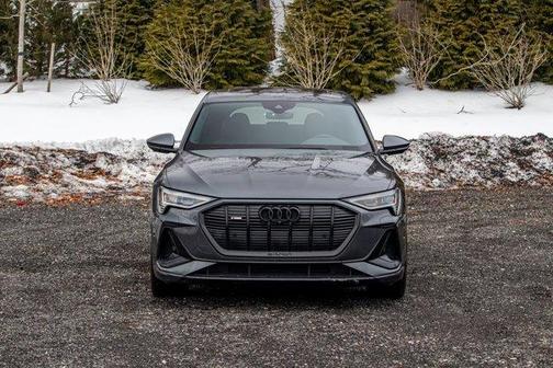 2022 Audi e-tron S line Premium