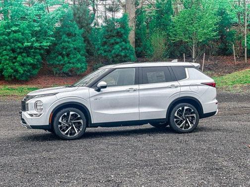 2025 Mitsubishi Outlander PHEV SE