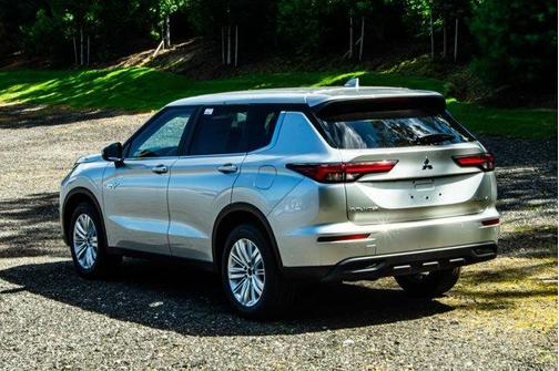 2025 Mitsubishi Outlander PHEV ES