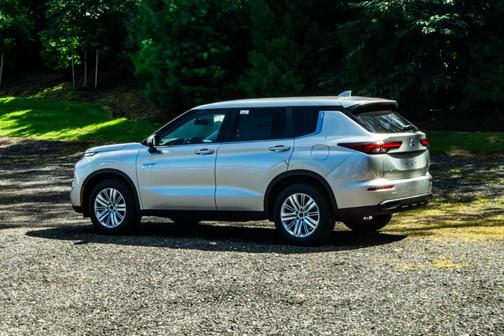 2025 Mitsubishi Outlander PHEV ES